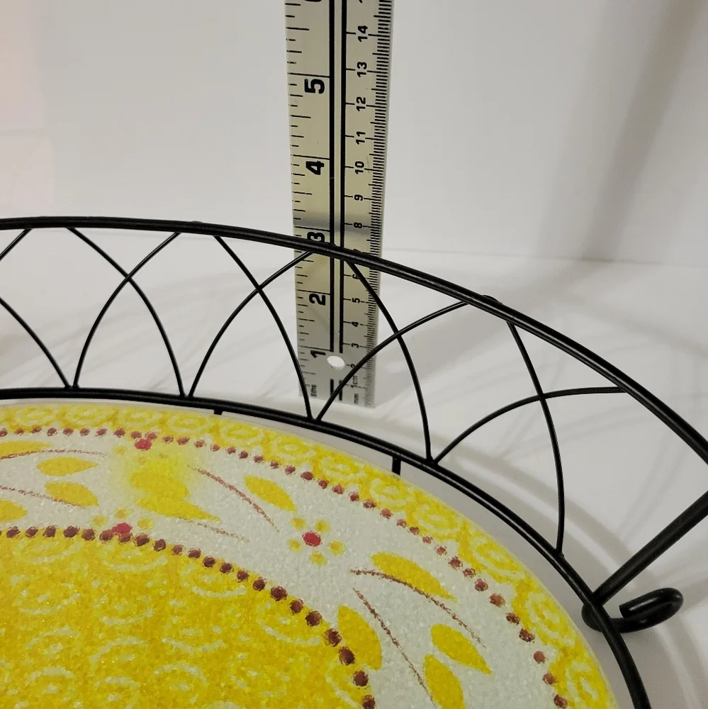 Temptations by Tara Wire Basket With Glass Trivet
